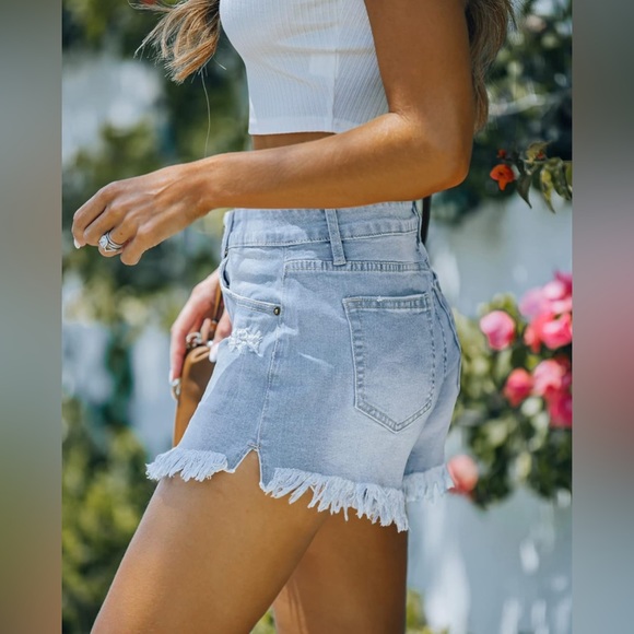 πHost Pickπ High Rise Light Wash Stretchy Distressed Shorts Size XS - Picture 8 of 14